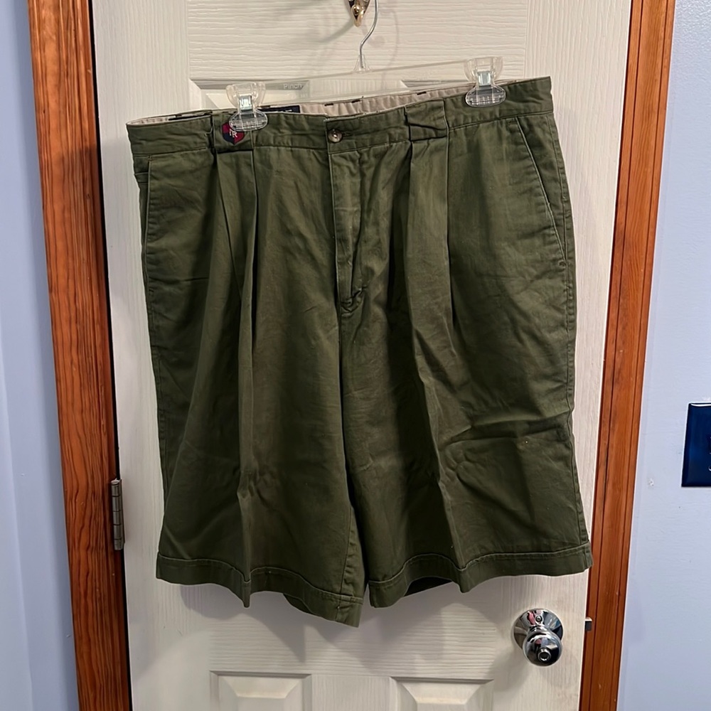 Men’s green New River shorts size 38 cuffed